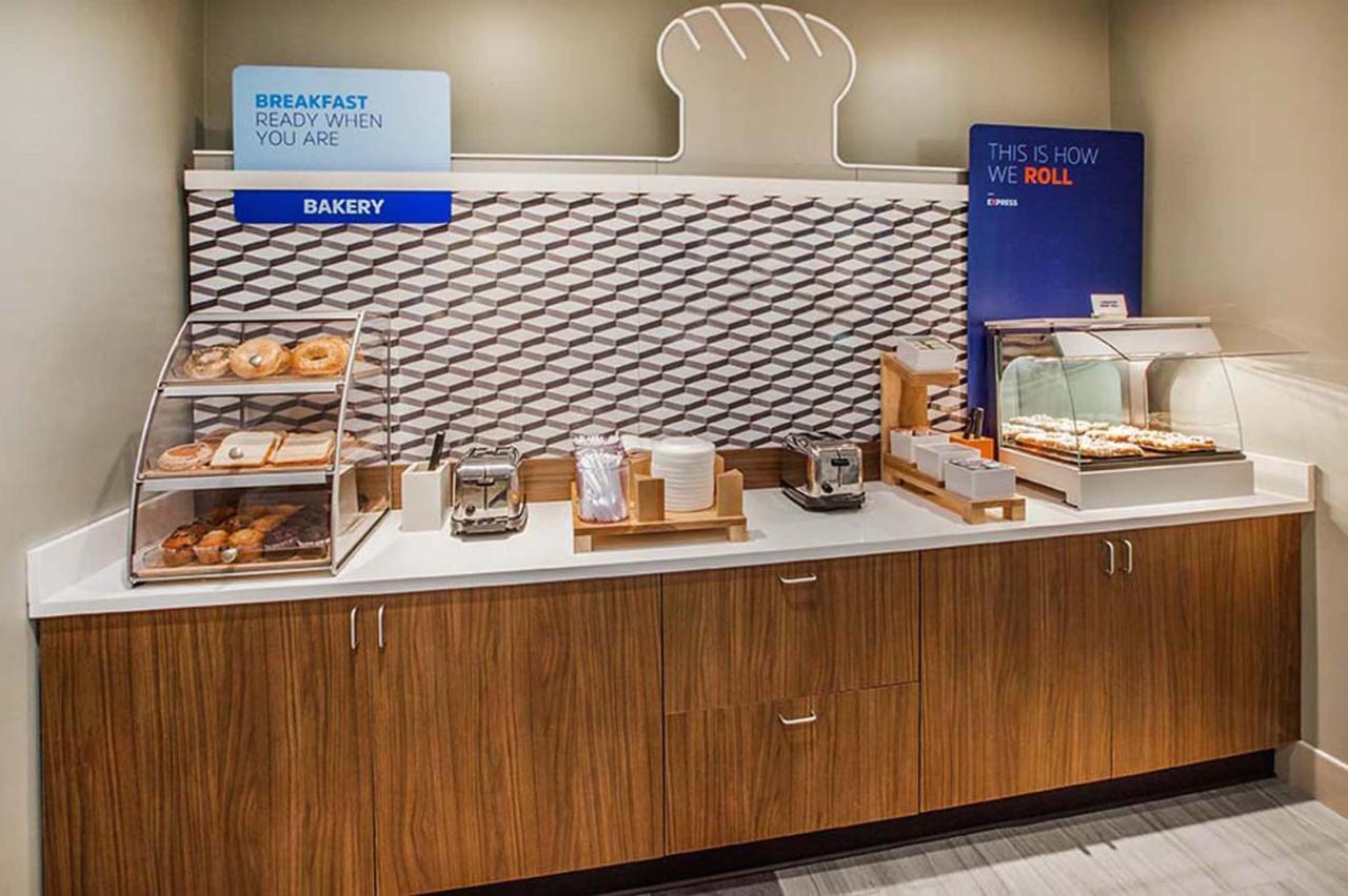 Holiday Inn Express Houston-Alvin By Ihg Dış mekan fotoğraf