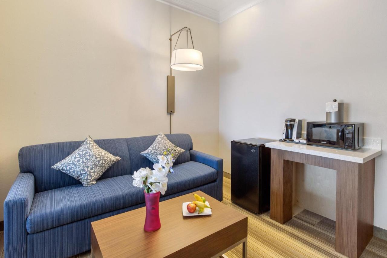 Holiday Inn Express Houston-Alvin By Ihg Dış mekan fotoğraf