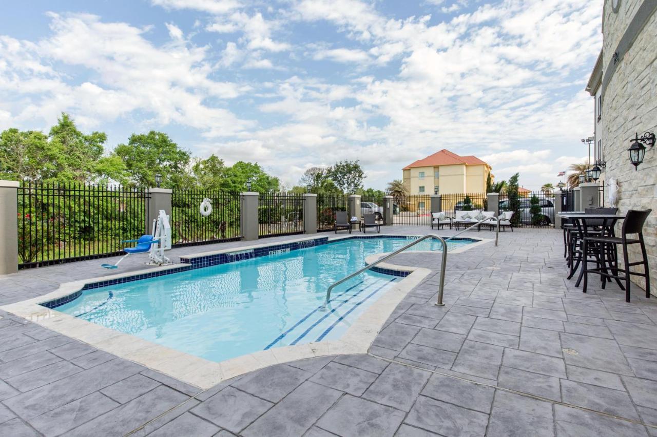 Holiday Inn Express Houston-Alvin By Ihg Dış mekan fotoğraf